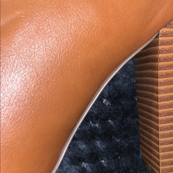 Brown leather heels - Picture 4 of 4